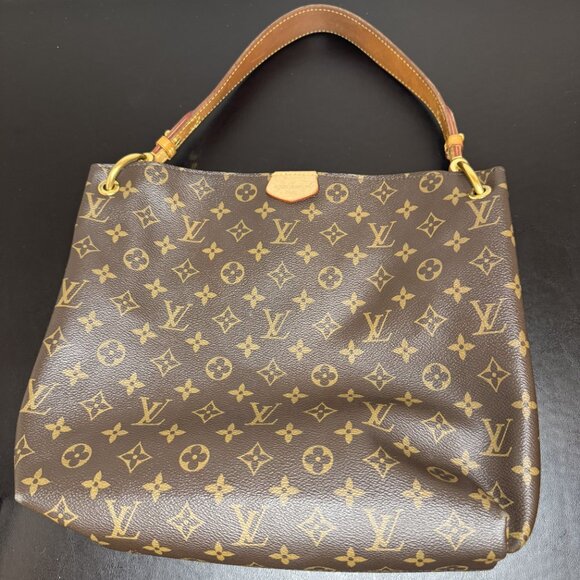 Louis Vuitton Graceful PM hobo in classic Monogram canvas Beige Interior - Picture 5 of 17